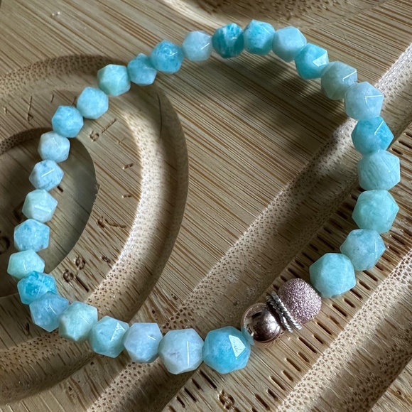Polished Faceted 6mm Amazonite Stretch Bracelet w/ Rose Gold & Silver Spacers - Picture 5 of 6